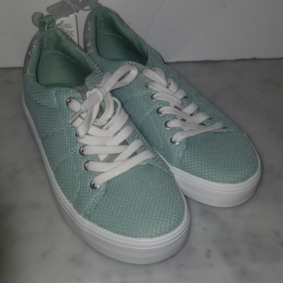 Old Navy Sneakers - Picture 1 of 3